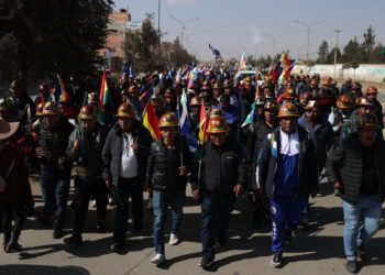 Miles de seguidores de Evo Morales entran a La Paz y exigen su habilitación como candidato