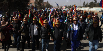 Miles de seguidores de Evo Morales entran a La Paz y exigen su habilitación como candidato