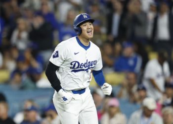 Los Dodgers aseguran ventaja de campo en postemporada con Yamamoto liderando otra paliza