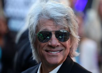 Jon Bon Jovi lograr persuadir a una mujer para que no salte desde un puente en Nashville