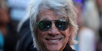 Jon Bon Jovi lograr persuadir a una mujer para que no salte desde un puente en Nashville