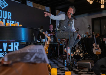 Ricardo Arjona deja entrever su nuevo y sugestivo proyecto discográfico
