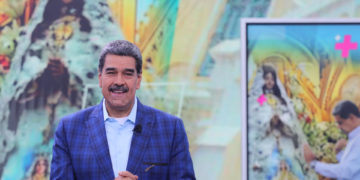 Maduro dice que Venezuela enfrenta una «agresión internacional y un brote fascista»