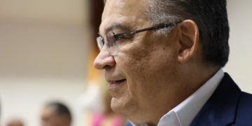 Márquez denuncia «fraude procesal» por fallo que convalida reelección de Maduro