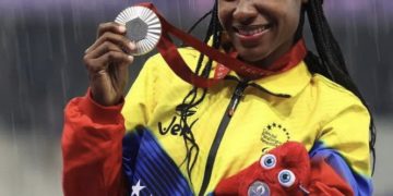 Merideña Lisbeli Vera logra primera medalla de plata para Venezuela en los Paralímpicos Paris 2024