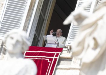 El papa urge al mundo a detener «la espiral de venganza» en Oriente Medio