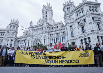 Decenas de miles de personas marchan en Madrid contra precio de alquiler de viviendas