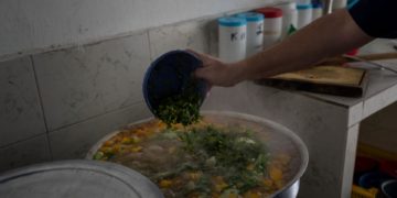 Un maestro venezolano necesita 29 veces su salario para alimentar a una familia, según Cendas-FVM