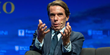 Aznar: La comunidad internacional debe una reacción «acorde al desafío» de Venezuela