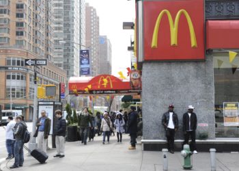 Se eleva a 75 el número de afectados por el brote de E. coli en McDonald’s de EE.UU.