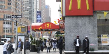 Se eleva a 75 el número de afectados por el brote de E. coli en McDonald’s de EE.UU.