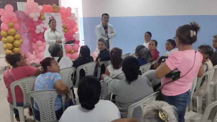 Charlas a las damas que se hicieron presentes en las jornadas cumplidas en Sucre