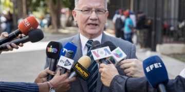 Familia del abogado Perkins Rocha exige su libertad tras dos meses preso