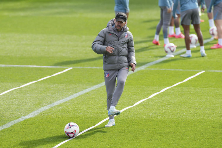 Simeone, durante el entrenamiento de este sábado. EFE/ Borja Sanchez-trillo