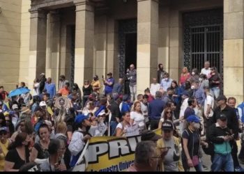 ULA reinició sus actividades y los trabajadores siguen reclamando mejores salarios