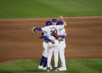 Los Mets mantienen vivas sus aspiraciones de avanzar a la Serie Mundial