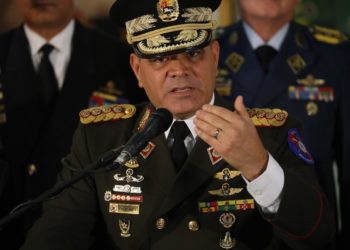Maduro ratifica a Padrino López como ministro de Defensa tras una década en el cargo
