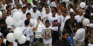 Miles de personas rinden sentida despedida a niña de 12 años asesinada en Colombia