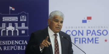 Panamá permitirá a venezolanos con pasaporte vencido usarlo para trámites por seis meses