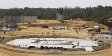 El presidente de Ecuador supervisa avance de cárcel de máxima seguridad al estilo Bukele