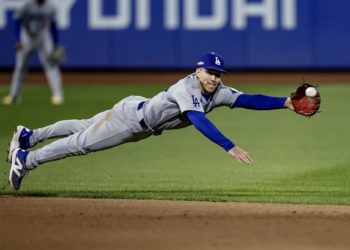 2-10. Los Dodgers de Los Angeles, a un paso de la Serie Mundial