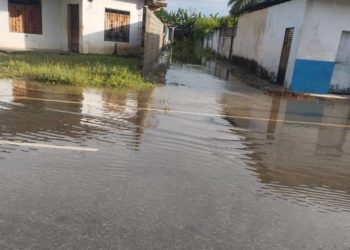 Localidades importantes de Santa Apolonia inundadas por crecida de quebradas