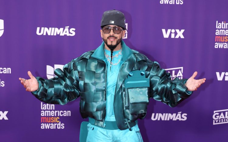 Fotografía de archivo del 25 de abril de 2024 del cantante puertorriqueño Yandel en la alfombra roja de la novena edición de los premios Latin American Music Awards, en el MGM Grand Garden Arena en Las Vegas, Nevada (EE.UU.). EFE/Ronda Churchill