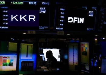 Wall Street abre en rojo lastrada por la subida del bono del Tesoro y del precio del crudo