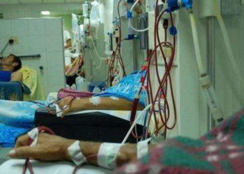 ¿Cómo vive un paciente crónico en Venezuela? Esperan meses por una consulta