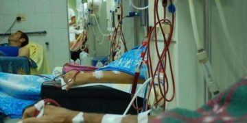 ¿Cómo vive un paciente crónico en Venezuela? Esperan meses por una consulta