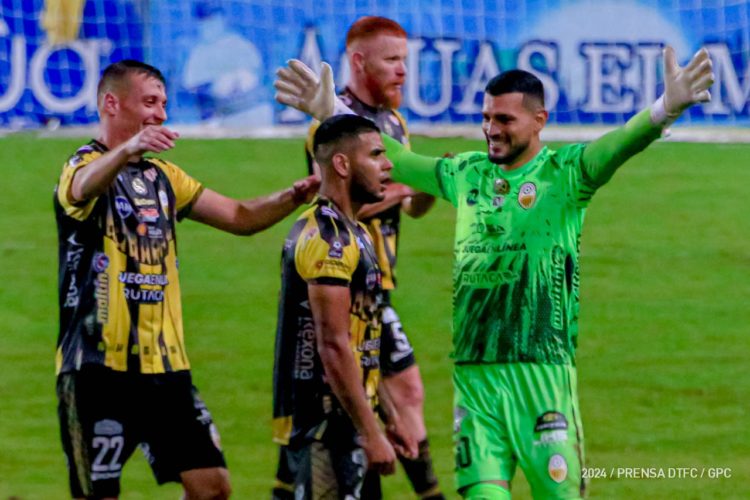 El aurinegro acabó con la empatitis ante el Caracas FC
PRENSA DVO TACHIRA FC)