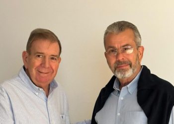 Edmundo González se reunió con Juan Carlos Delpino, rector del CNE