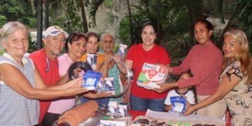 Alcaldesa de Valera entregó material para elaborar pesebre de la Bajada del Río