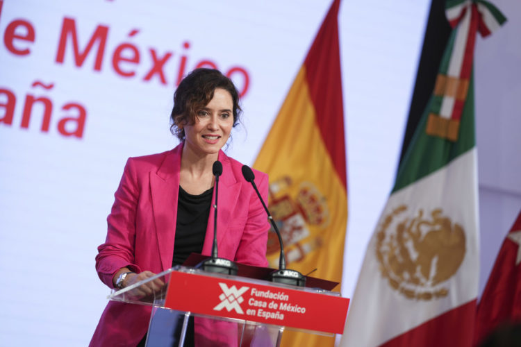 MADRID, 08/10/2024.- La presidenta de la Comunidad de Madrid, Isabel Díaz Ayuso, interviene en el encuentro organizado por Casa de México en España con motivo del Día de la Hispanidad 2024, este martes en Madrid. EFE/ Comunidad De Madrid SÓLO USO EDITORIAL / SÓLO DISPONIBLE PARA ILUSTRAR LA NOTICIA QUE ACOMPAÑA (CRÉDITO OBLIGATORIO)