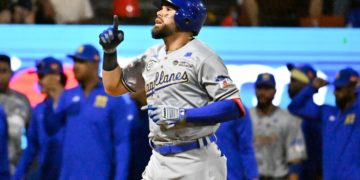 Magallanes abre la temporada con victoria de 12-0 ante Tiburones de la Guaira