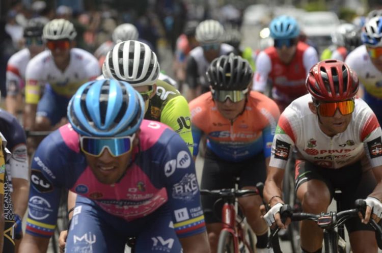 Vuelta a Venezuela | Yaracuyano Luis Pinto «le agarró el pique» al circuito de la avenida Bolívar en Valera