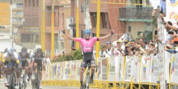 Vuelta a Venezuela | Yaracuyano Luis Pinto «le agarró el pique» al circuito de la avenida Bolívar en Valera