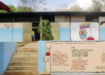 En la escuela “Simón Rodríguez” de Jalisco ¿será que no hay gobierno?
