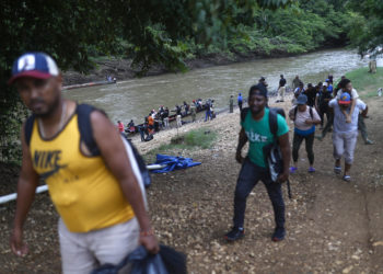 El presidente de Panamá espera que un tercer país acoja a migrantes venezolanos deportados