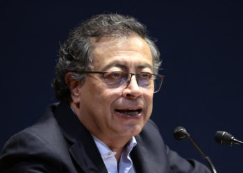 Petro asegura que el presidente del CNE recurre a la trampa para sacarlo del cargo