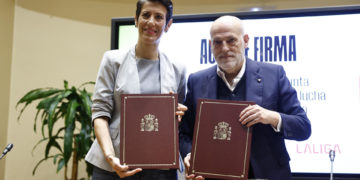 El Gobierno español y LaLiga sellan una alianza para erradicar el racismo y el odio en el deporte