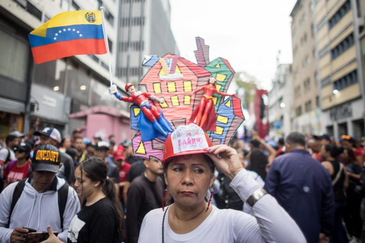 Fotografía de archivo de simpatizantes chavistas que participaron en una manifestación en Caracas, en septiembre pasado. EFE/ Miguel Gutierrez