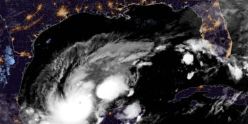 El huracán Milton alcanza categoría 4 en el Golfo de México rumbo a Florida