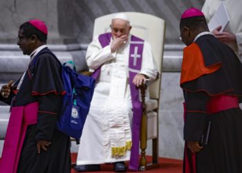 El papa pide perdón y expresa vergüenza por todos los pecados de la Iglesia