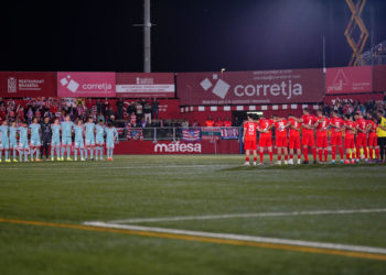Aplazamientos, minutos de silencio y actos solidarios: la respuesta del deporte a la dana
