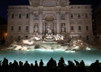 La Fontana de Trevi tendrá una pasarela que permitirá regular el número de turistas