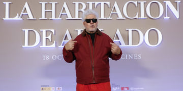 Almodóvar vuelve a los cines: cómo celebrar la vida en ‘La habitación de al lado’
