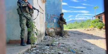 Frontera / Enfrentamientos en trochas y detonación de explosivo