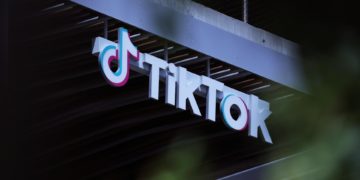 TikTok vetará los filtros de belleza a los menores de 18 tras denuncias por salud mental