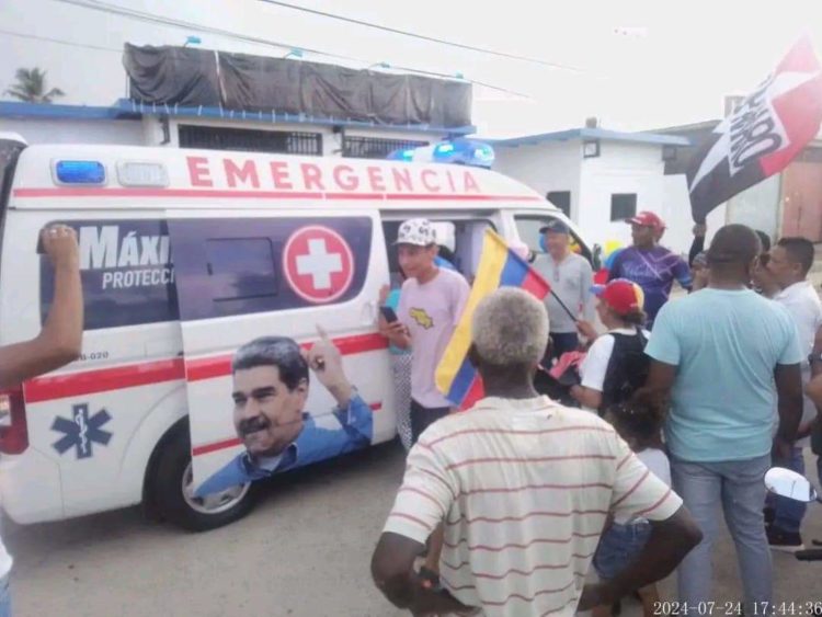 Ambulancia del Ambulatorio de Santa Apolonia, detenida por ser utilizada para trasportar víveres.